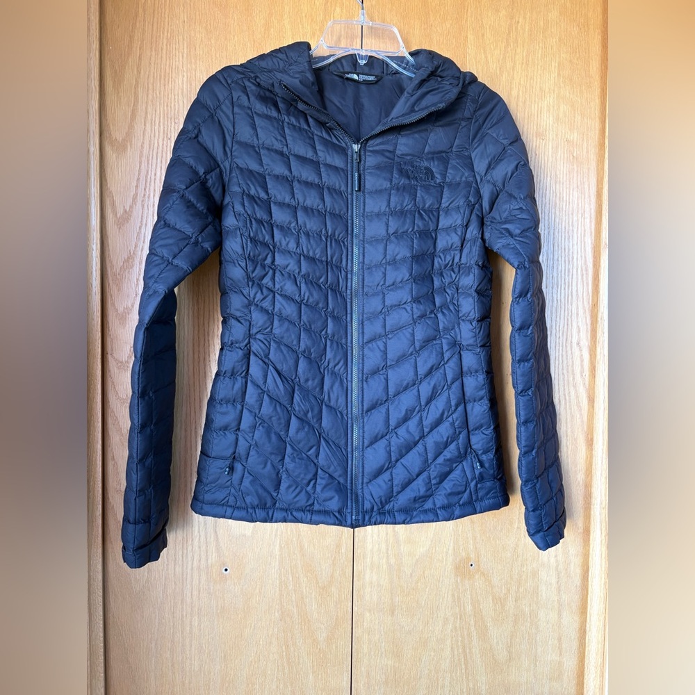 The North Face Women’s Black ThermoBall Hooded Jacket-Size: S/P-Preowned, EUC